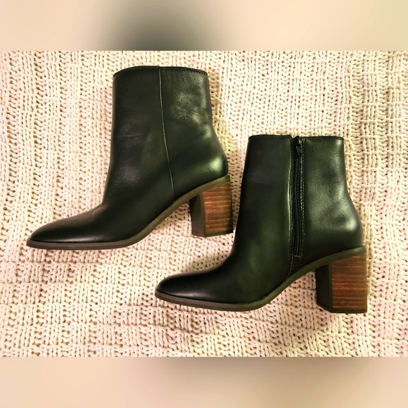 Lucky🍀Brand Block Heel Black Leather Ankle Boots, size 6.5 / 37 - Picture 2 of 6